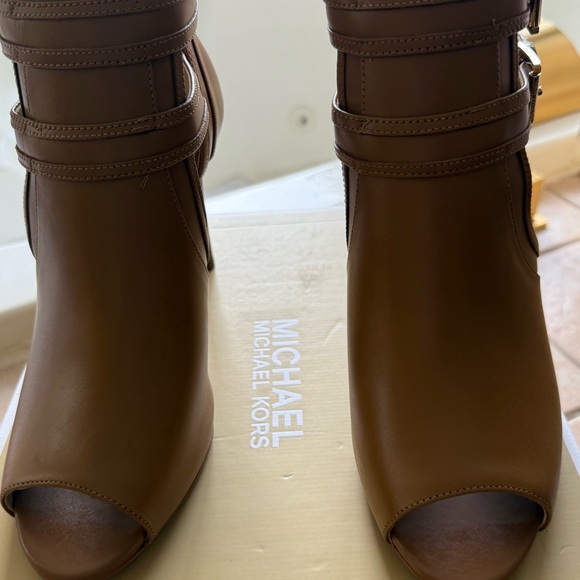 Michael Kora Acorn Brown Peep-Toe Heels with Gold Buckle Straps - Picture 5 of 7